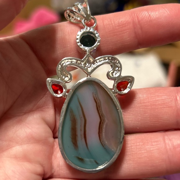 Absolutely Gorgeous Matching Necklace and Bracelet pieces by Hermosa. - Picture 9 of 16